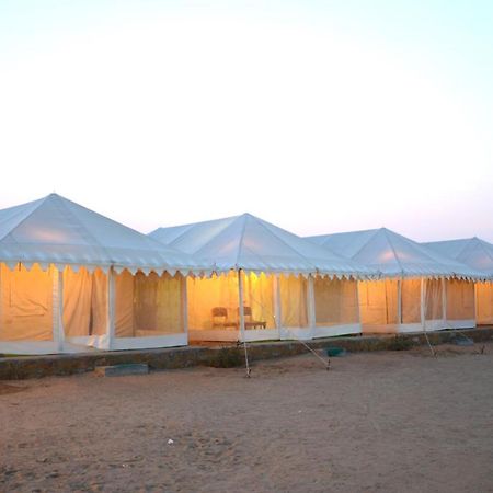 Kai Kabila Desert Camp Sām Exteriör bild